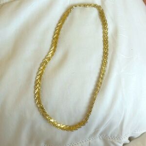 Gold chain necklace